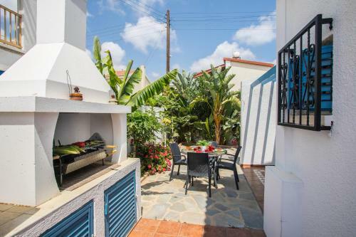 Villa Thalassa By The Beach