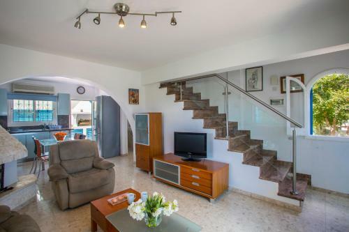 Villa Thalassa By The Beach