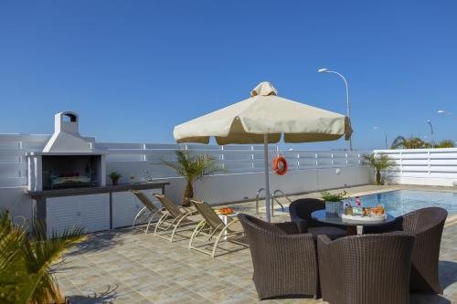 Villa Crystal Blue 18