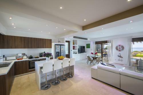 Protaras El Greco Seafront Villa, Greco Mare