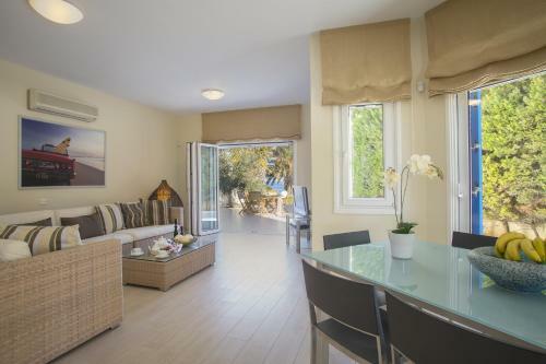 Sirina Bay Villa