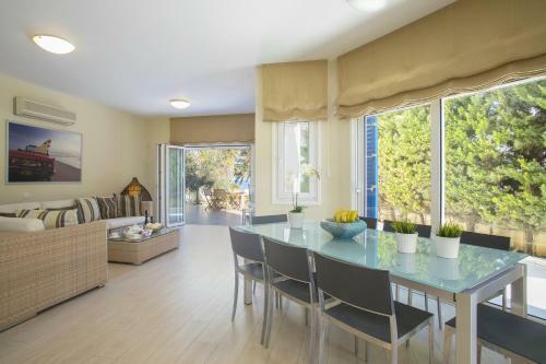 Sirina Bay Villa