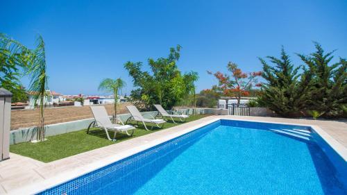Rent Private Villa 445