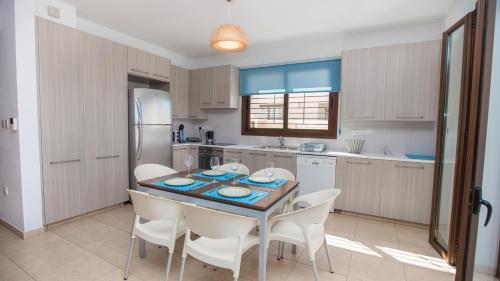 Rent Private Villa 445
