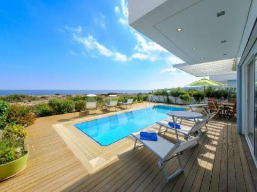 ?your Luxury Sea Front Villa? ? Protaras Villa 01