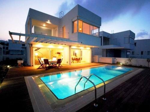 ?your Luxury Sea Front Villa? ? Protaras Villa 01