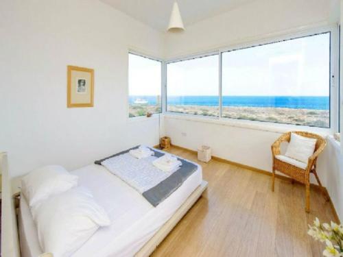 ?your Luxury Sea Front Villa? ? Protaras Villa 01