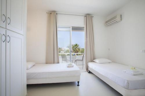 ?picture Renting Your Villa With Sean Views? Protaras Villa 26