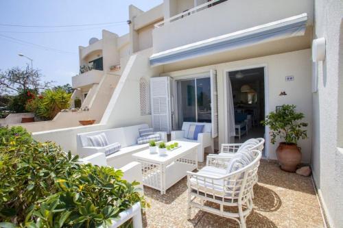 ?picture Renting Your Villa With Sean Views? Protaras Villa 26