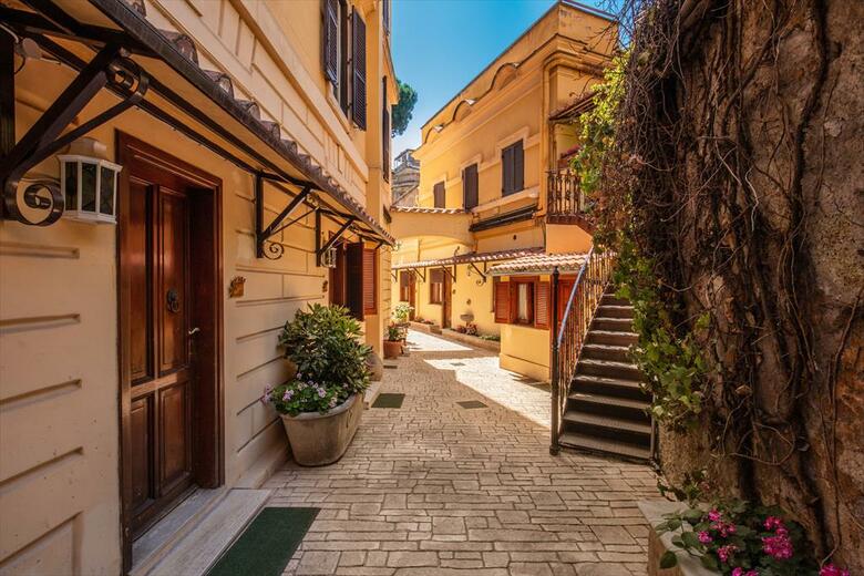 Rome Garden Hotel