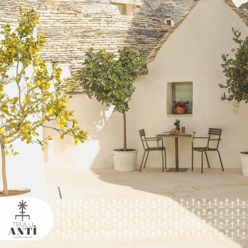 Bed & Breakfast Trulli Ant� Charme & Relax