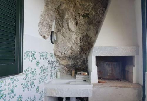 Amalfi Apartment Sleeps 2 T721484