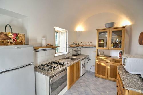 Amalfi Villa Sleeps 5 Air Con