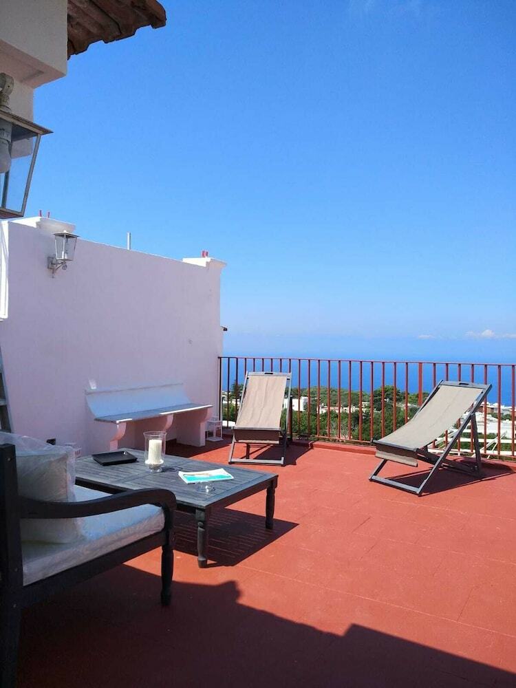 Hostal R&d Rest And Dream Capri