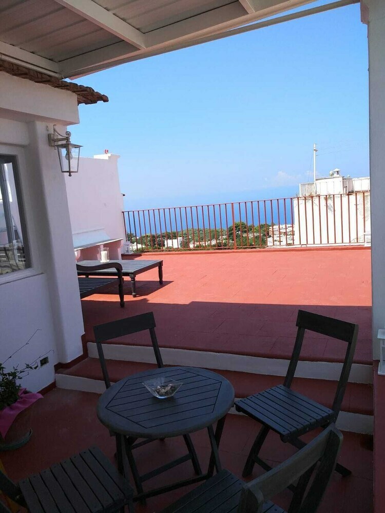 Hostal R&d Rest And Dream Capri