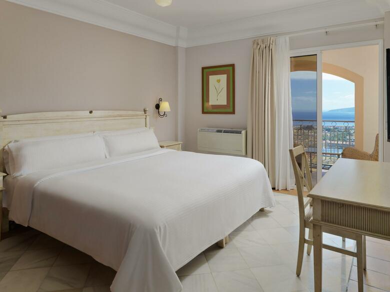 Hotel Las �guilas