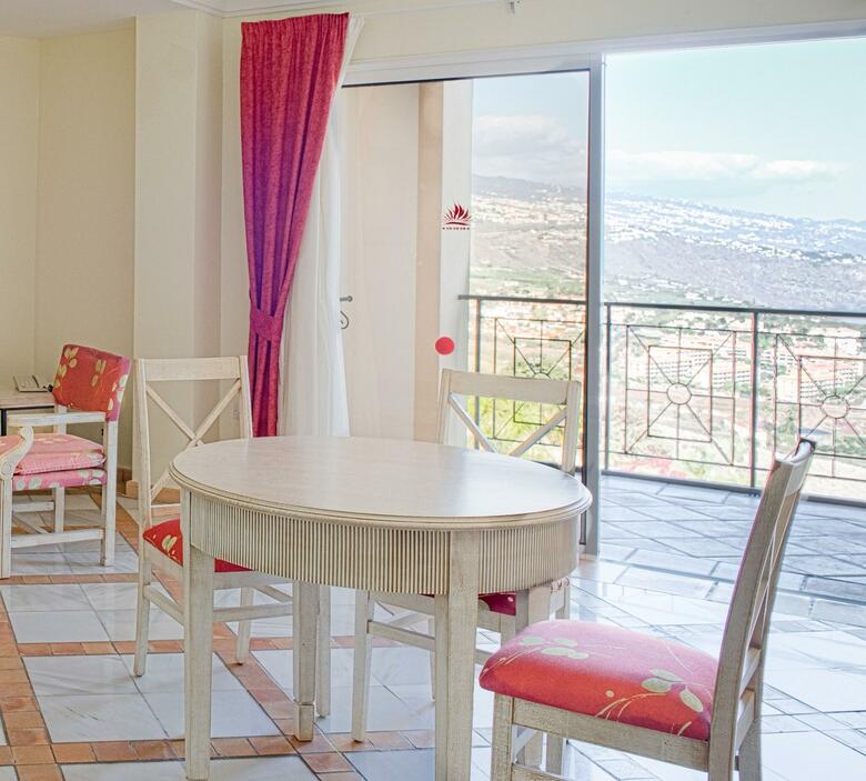 Hotel Las �guilas