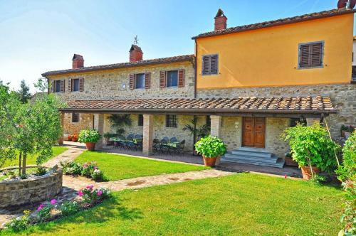 Arezzo Apartment Sleeps 6 Air Con