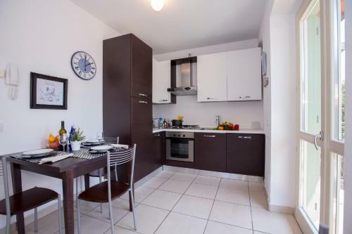 Argegno Apartment Sleeps 6 Pool Air Con