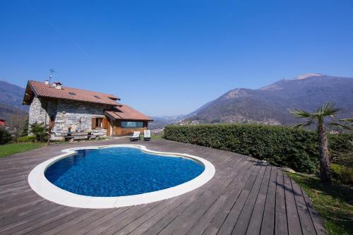Argegno Villa Sleeps 8 Pool Air Con