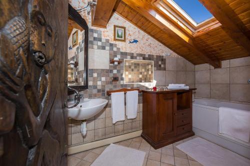 Argegno Villa Sleeps 8 Pool Air Con