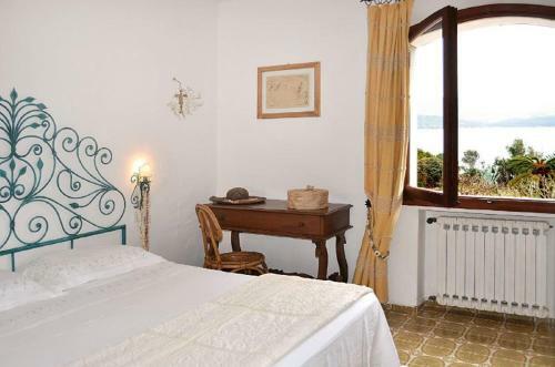 Arzachena Villa Sleeps 10 Air Con Wifi