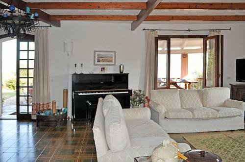 Arzachena Villa Sleeps 10 Air Con Wifi