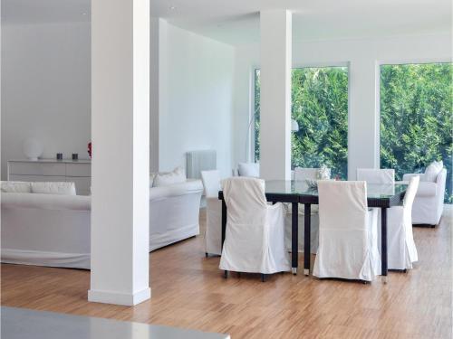 Five-bedroom Holiday Home In Augusta Sr