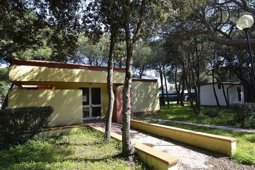 Baia Domizia Villa Sleeps 2 Pool Wifi