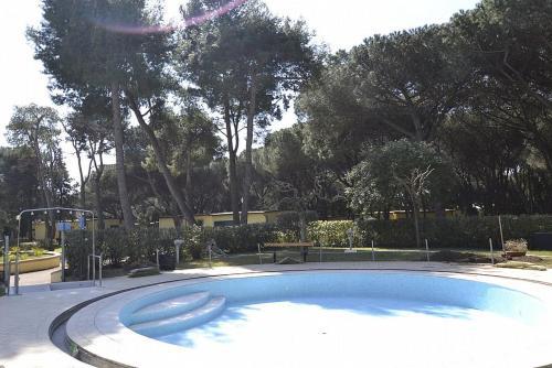 Baia Domizia Villa Sleeps 2 Pool Wifi