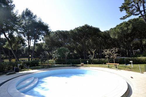 Baia Domizia Villa Sleeps 2 Pool Wifi
