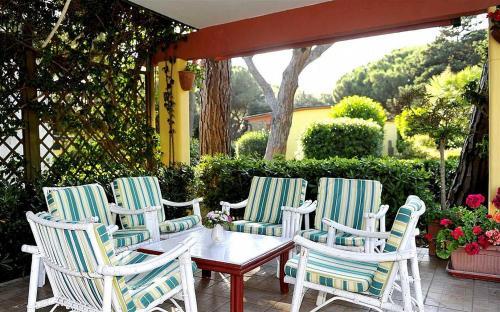 Baia Domizia Villa Sleeps 2 Pool Wifi