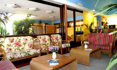 Baia Domizia Villa Sleeps 2 Pool Wifi