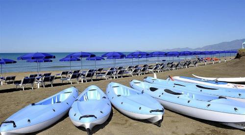 Baia Domizia Villa Sleeps 2 Pool Wifi