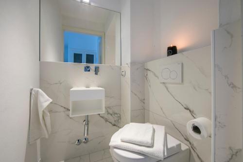 Brienno Villa Sleeps 16