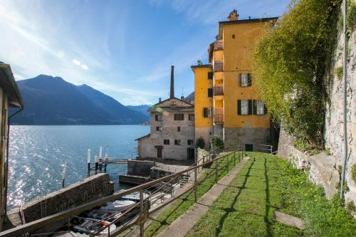 Brienno Villa Sleeps 16