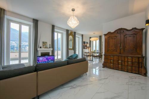 Brienno Villa Sleeps 16