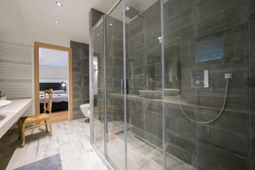 Brienno Villa Sleeps 16
