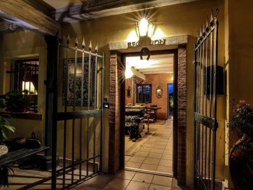 Hostal Corte Rosantico