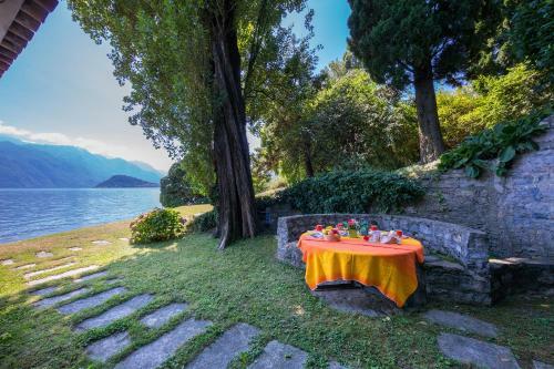 Cadenabbia Apartment Sleeps 4