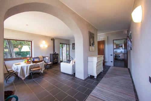 Cadenabbia Apartment Sleeps 4