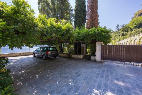 Cadenabbia Apartment Sleeps 4