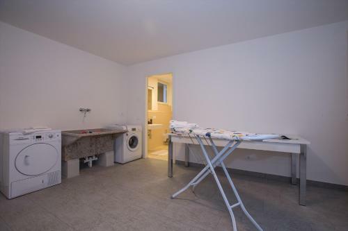 Griante Villa Sleeps 10 Pool