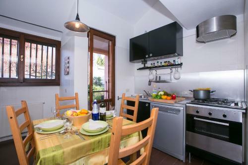 Cadenabbia Apartment Sleeps 6 Air Con