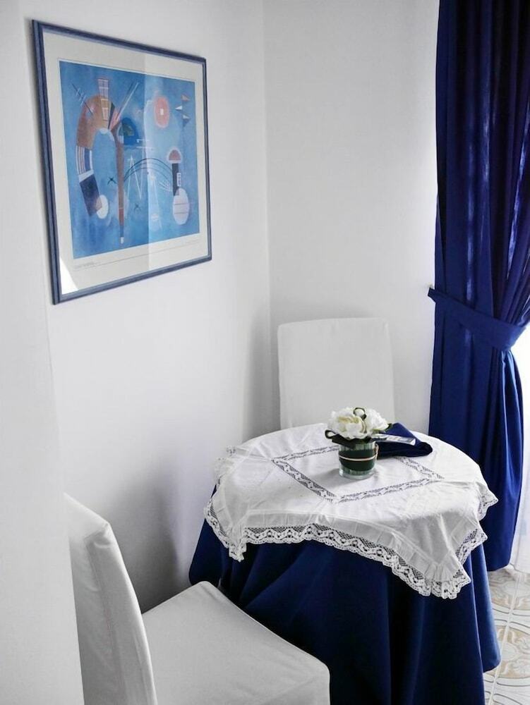 Bed & Breakfast I Love Art
