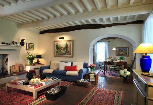 Camaiore Villa Sleeps 10 Pool Air Con