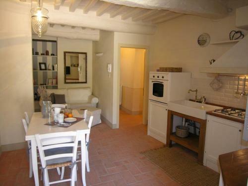 Salapreti Apartment Sleeps 4 Pool