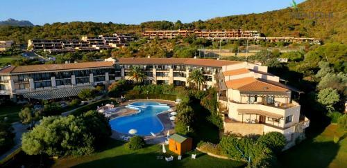 Swadeshi Sporting Hotel