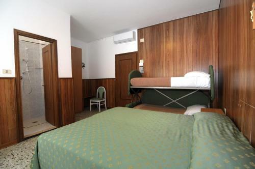 Hotel Venus Best Price