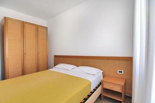 Hotel Venus Best Price